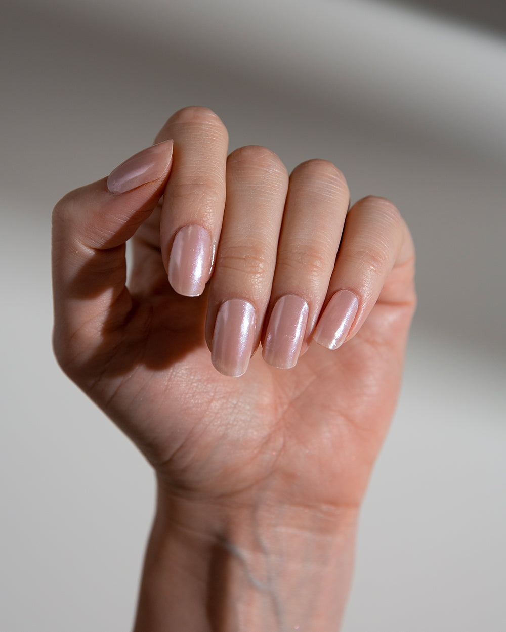 maniko-glazed-strawberry-uv-uv-gel-strips-pearl-chrome image 4
