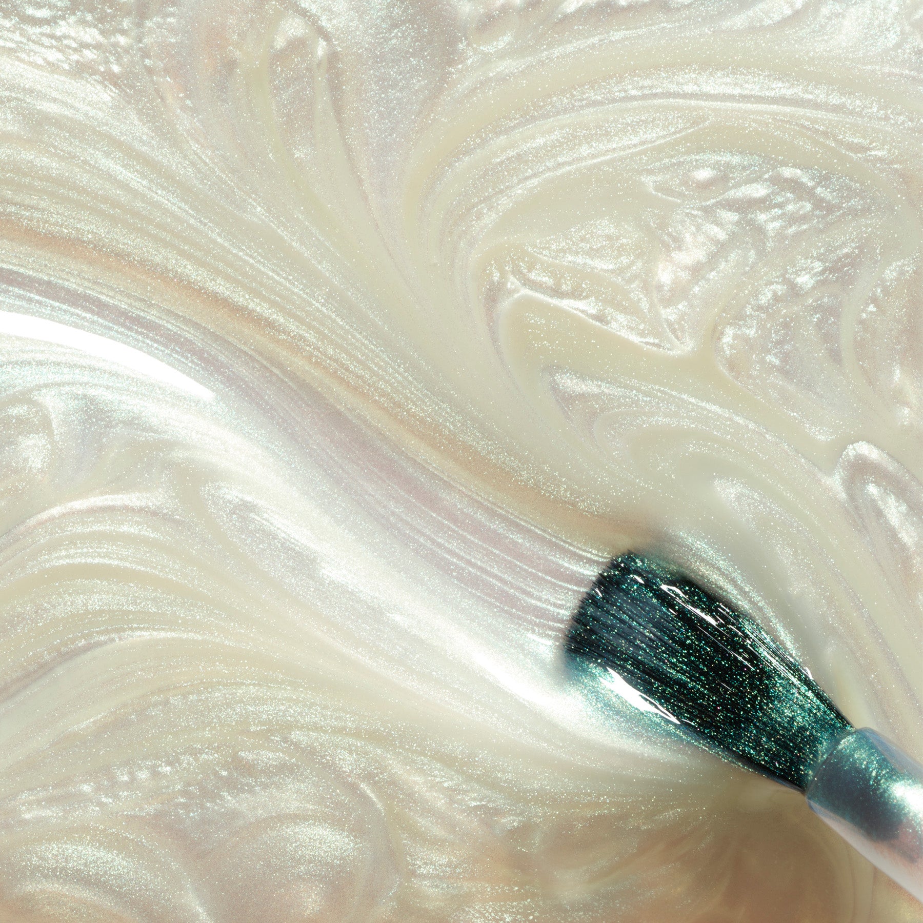 manucurist-green-flash-fairy-gel-nagellack-holographisch-perlwei image 6