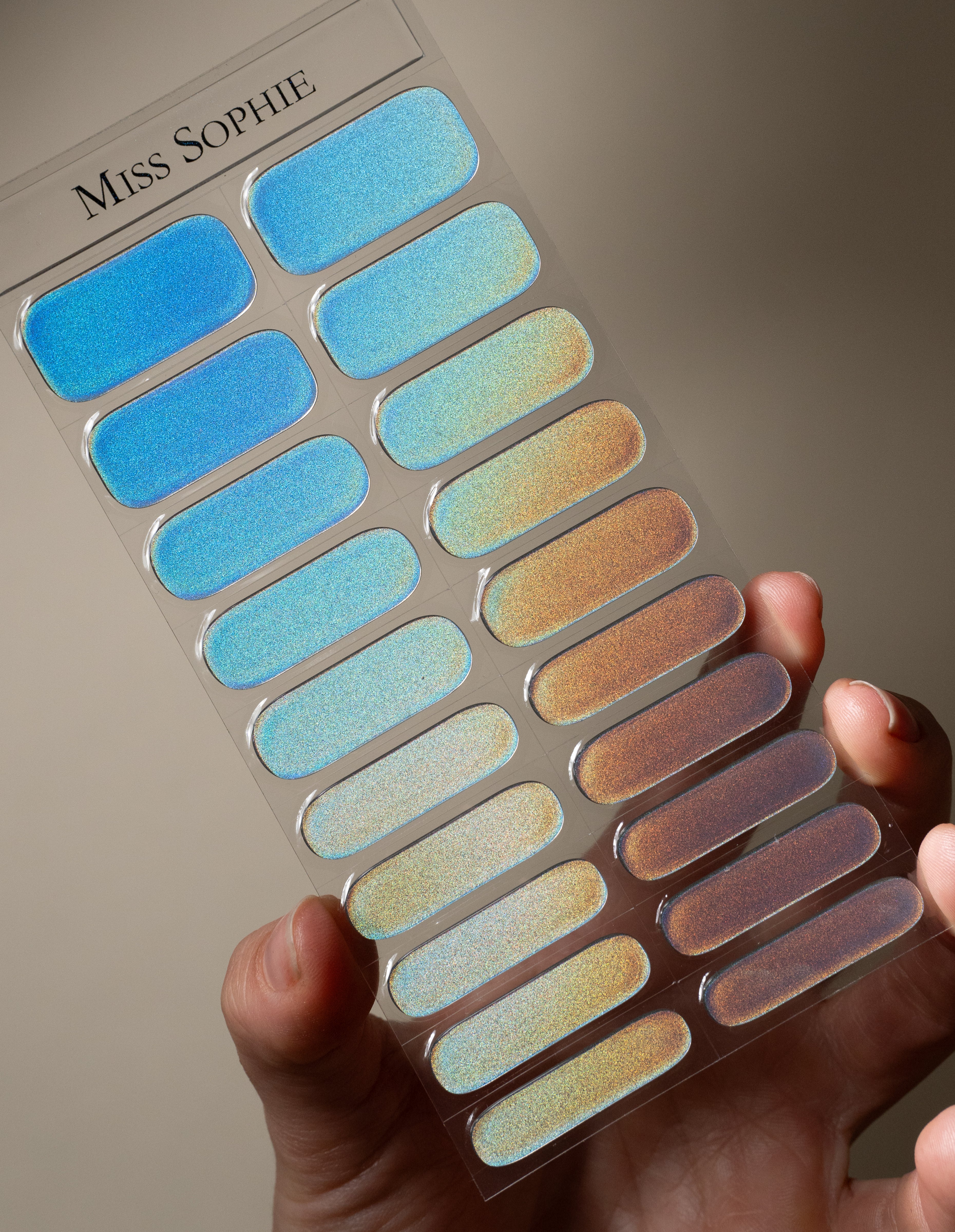 miss-sophie-moonstone-uv-gel-nagelfolien-metallic image 5