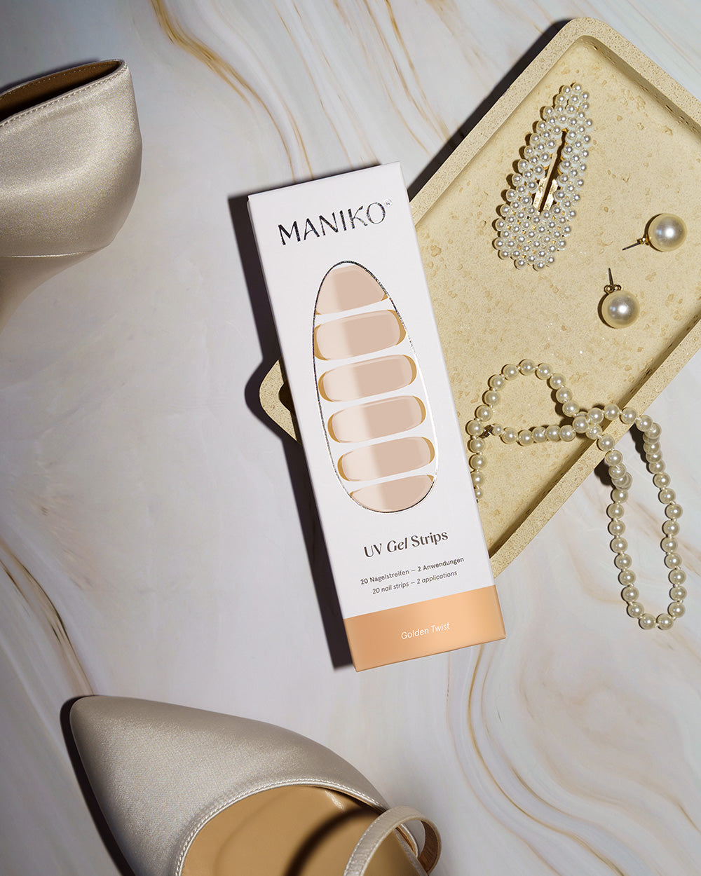 maniko-golden-twist-uv-uv-gel-strips-reverse-french-gold image 6