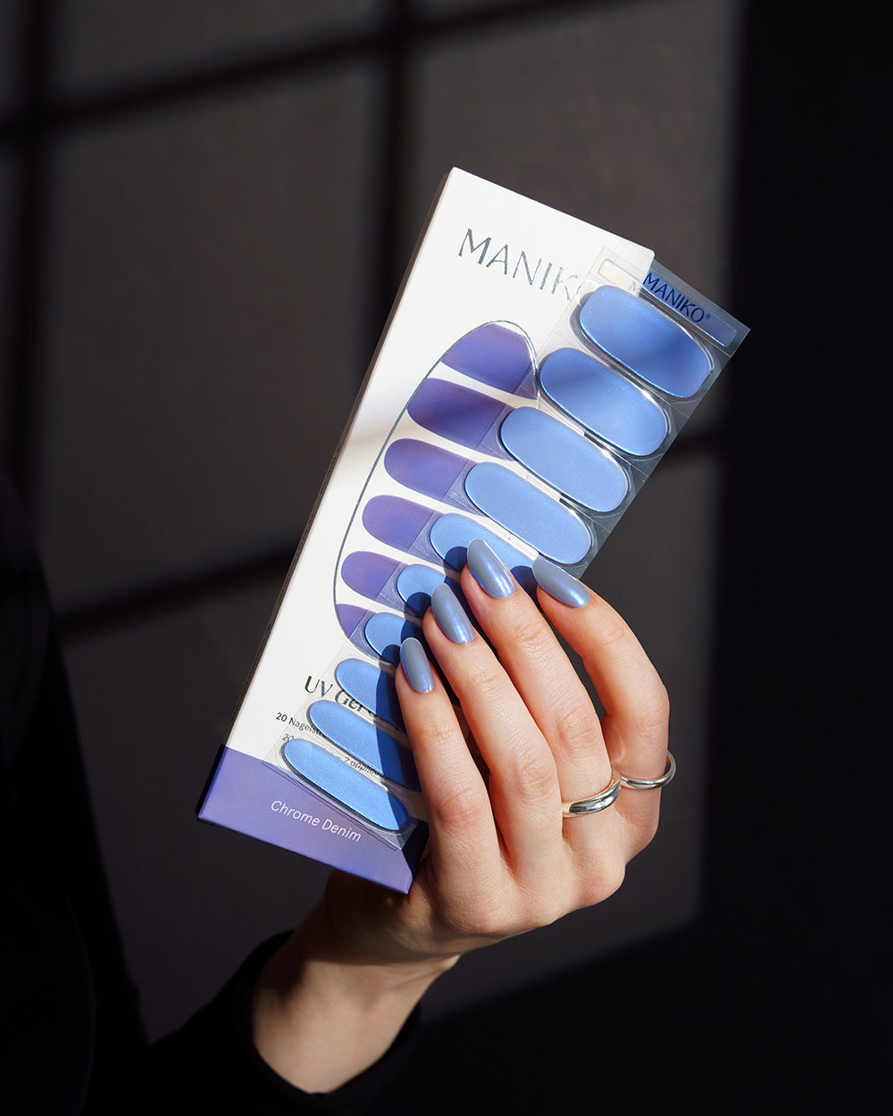 maniko-chrome-denim-uv-uv-gel-strips image 4