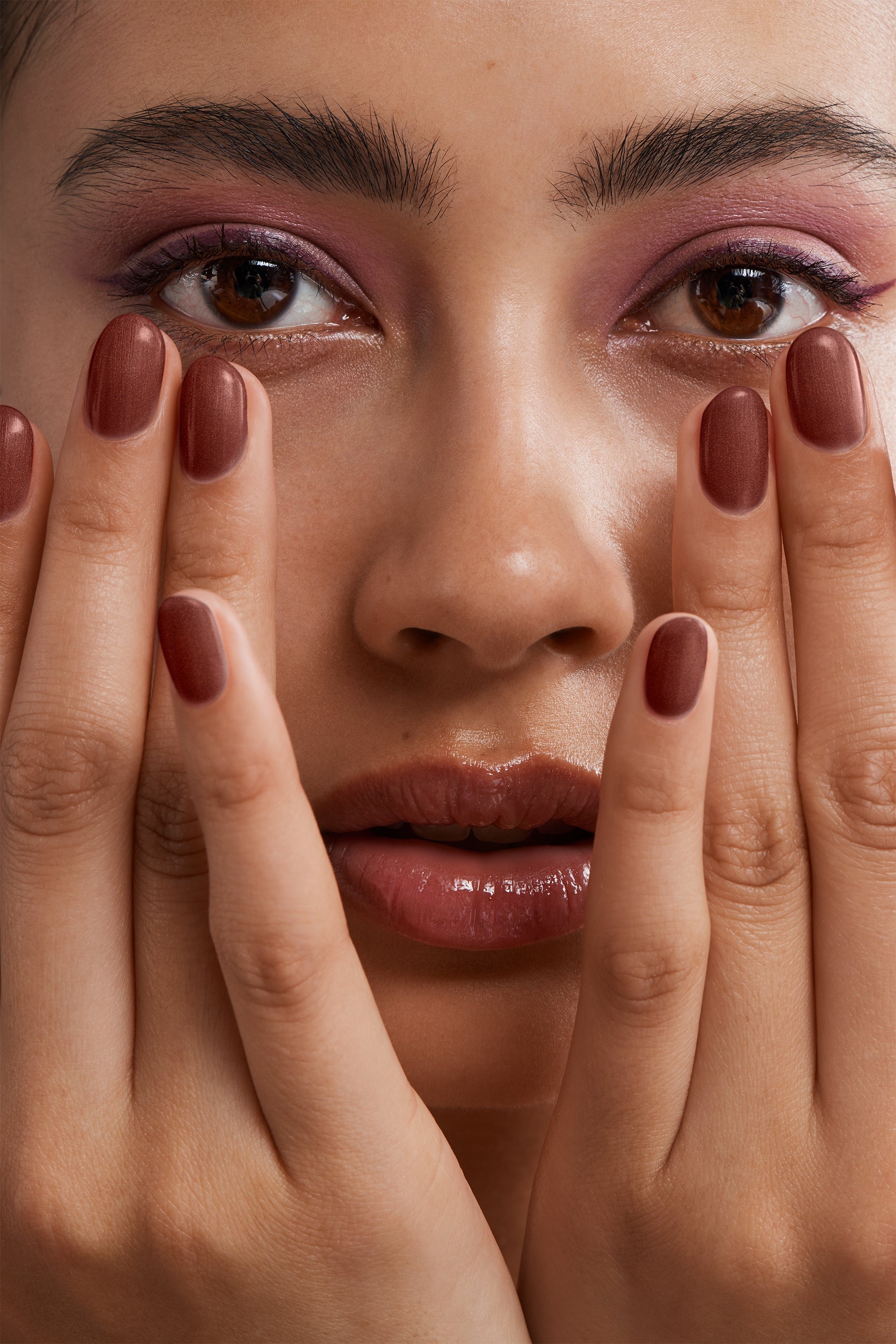 pink-gellac-150-chestnut-brown-gel-nagellack-braun-schimmer image 5