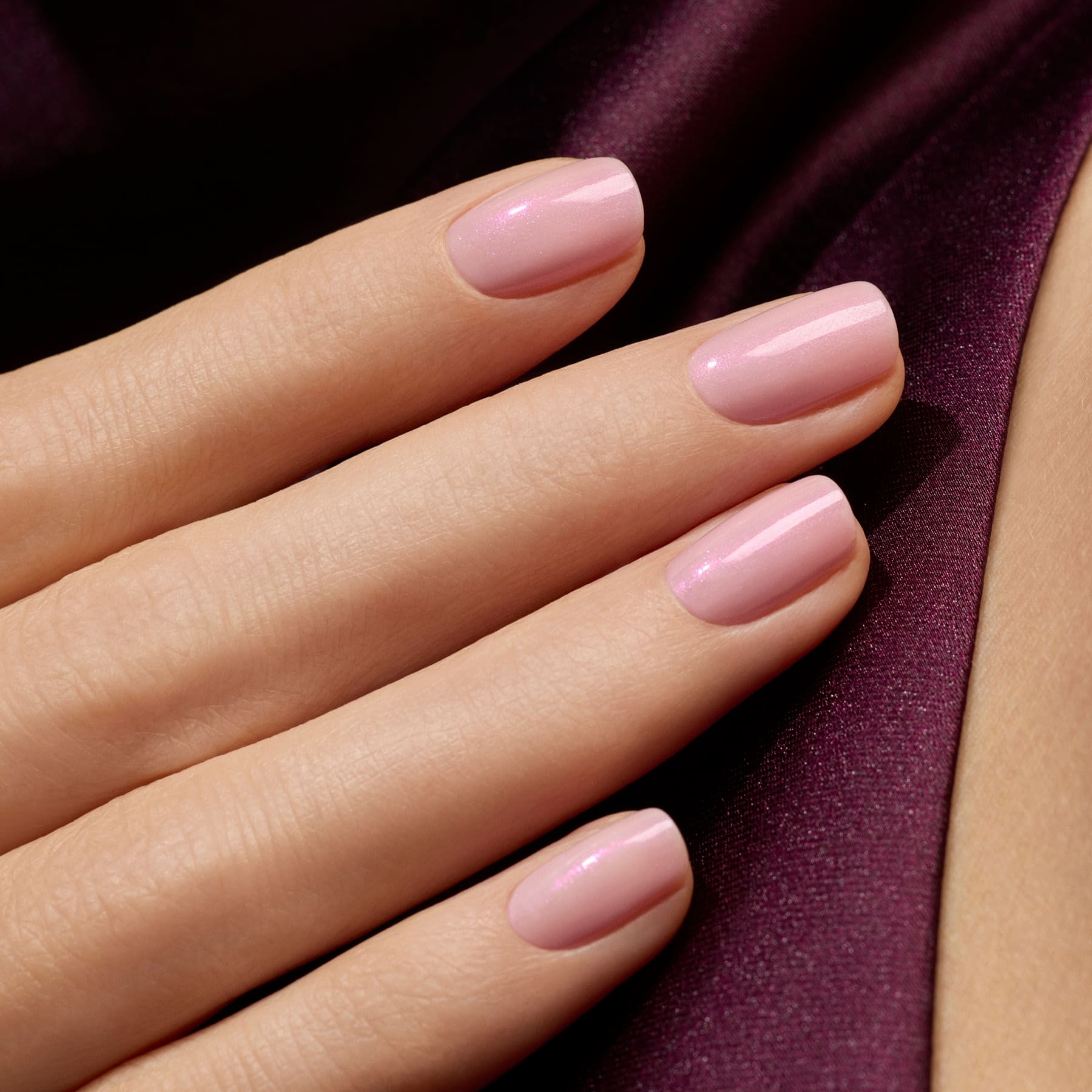 manucurist-green-halo-nagellack-milchiges-mauve-glazed image 2