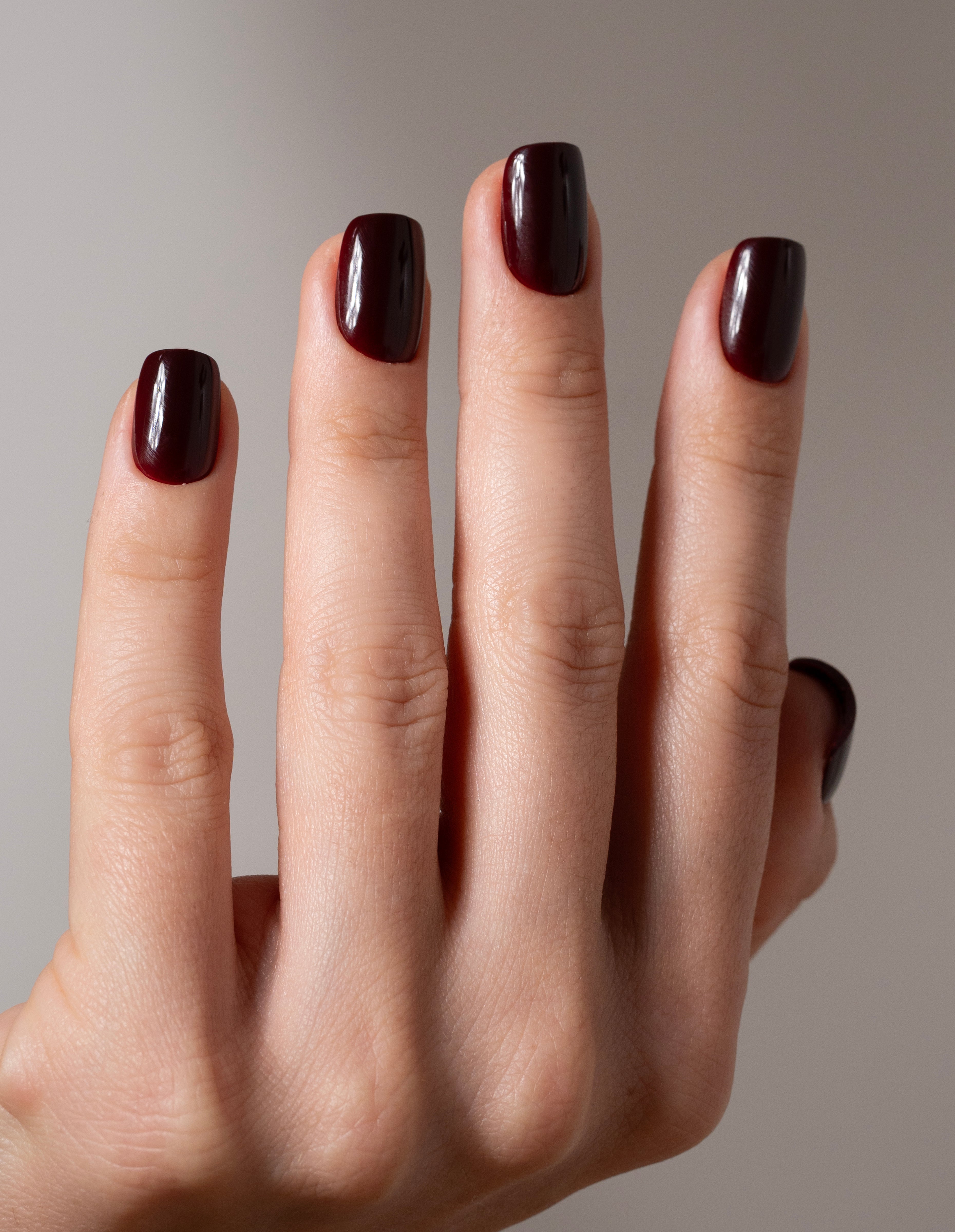 miss-sophie-burgundy-press-on-nails-short-square image 3