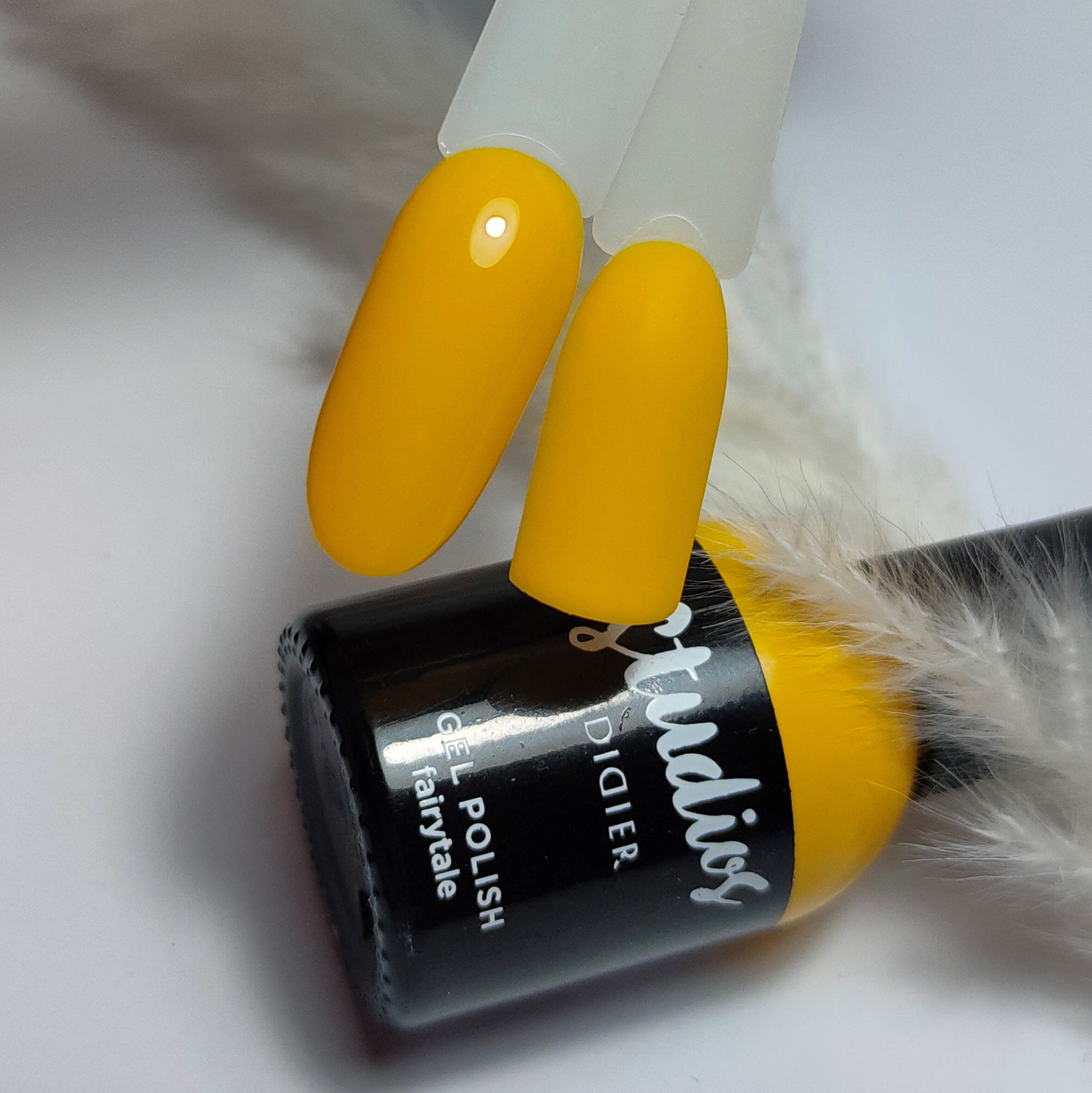 didier-lab-studios-didier-fairytale-8ml-uv-nagellack-gelb-hema-tpo-frei image 7