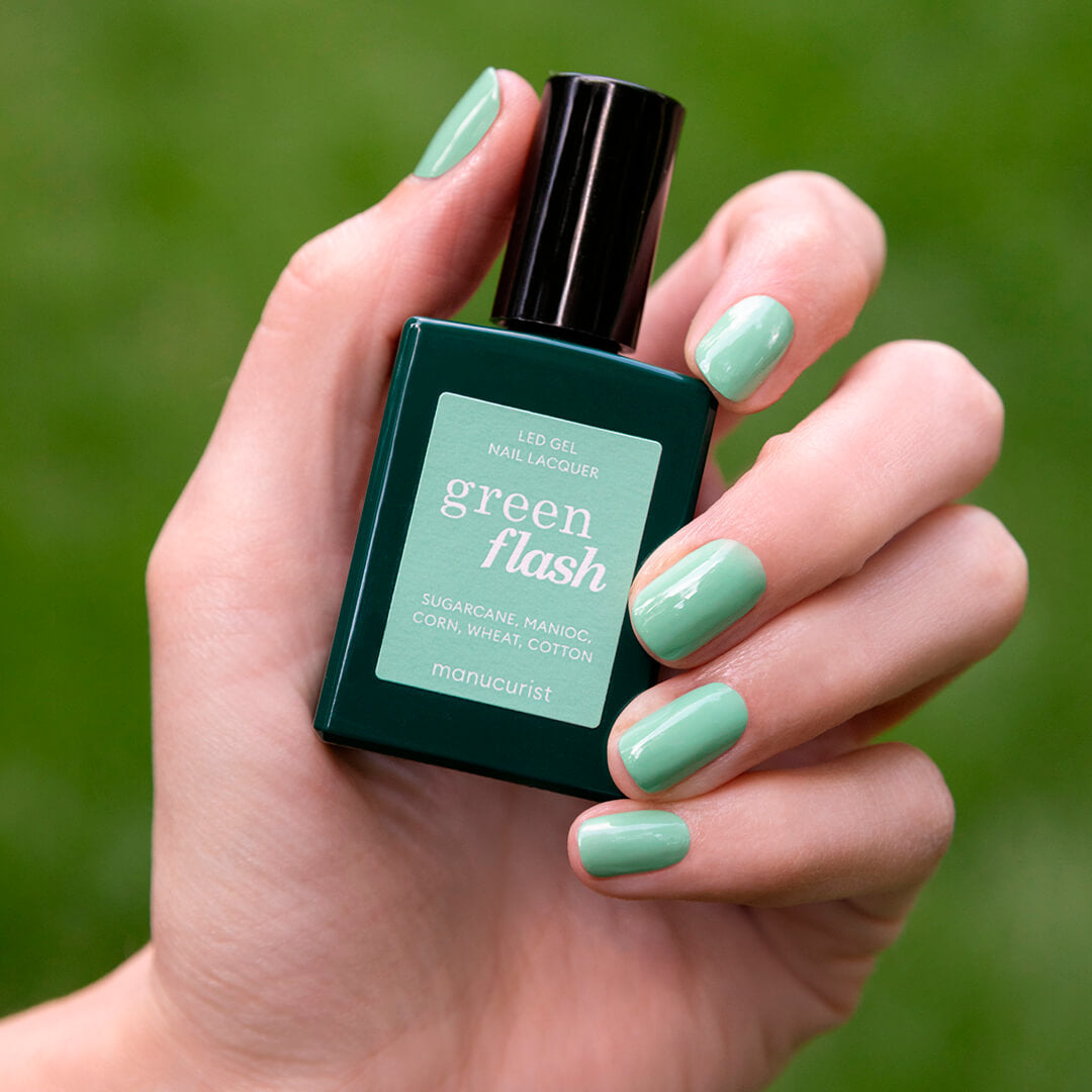 manucurist-green-flash-amande-halbpermanenter-gel-nagellack-mintgr-n image 3