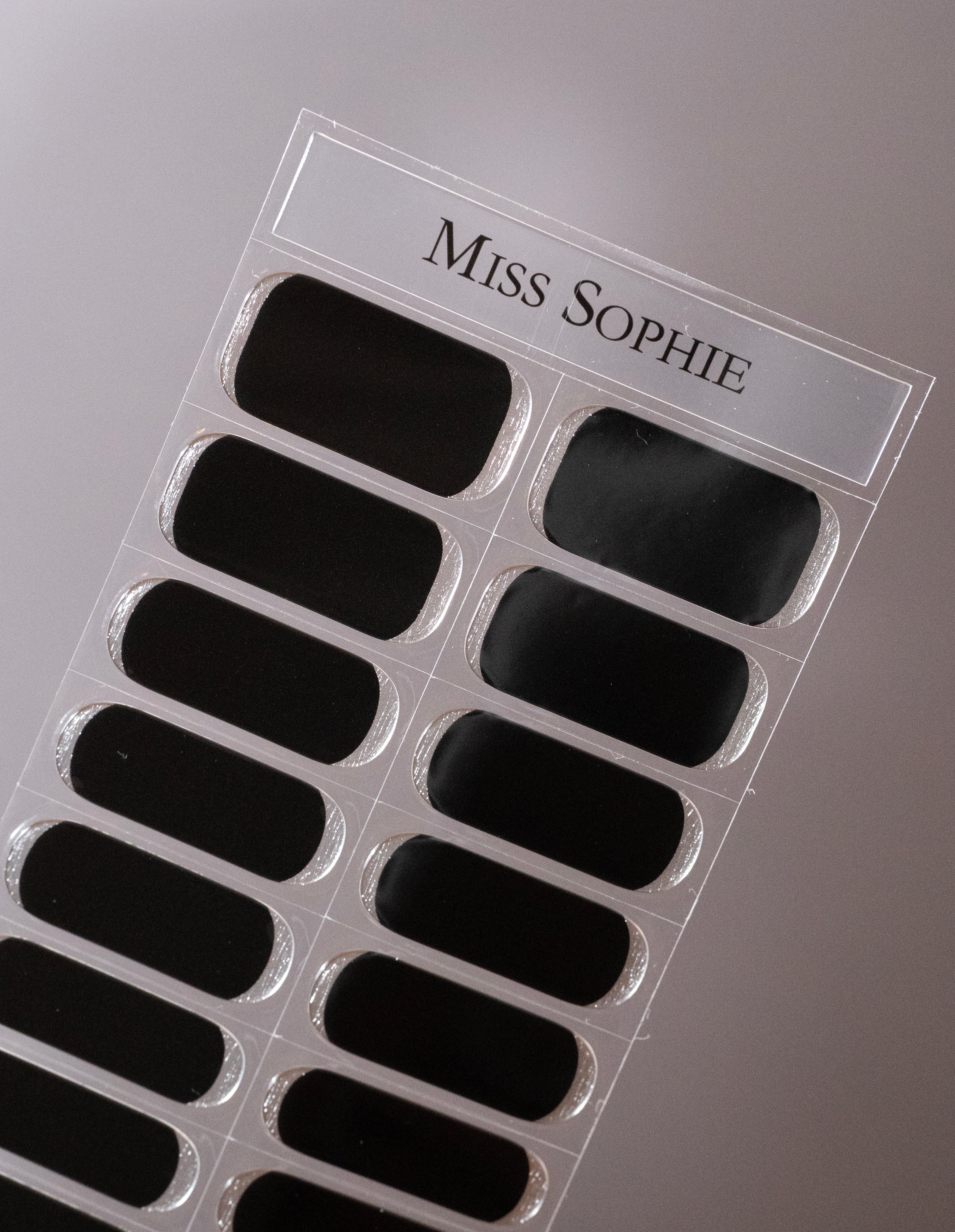 miss-sophie-black-winter-uv-uv-gel-nagelfolien-schwarz-silber image 4