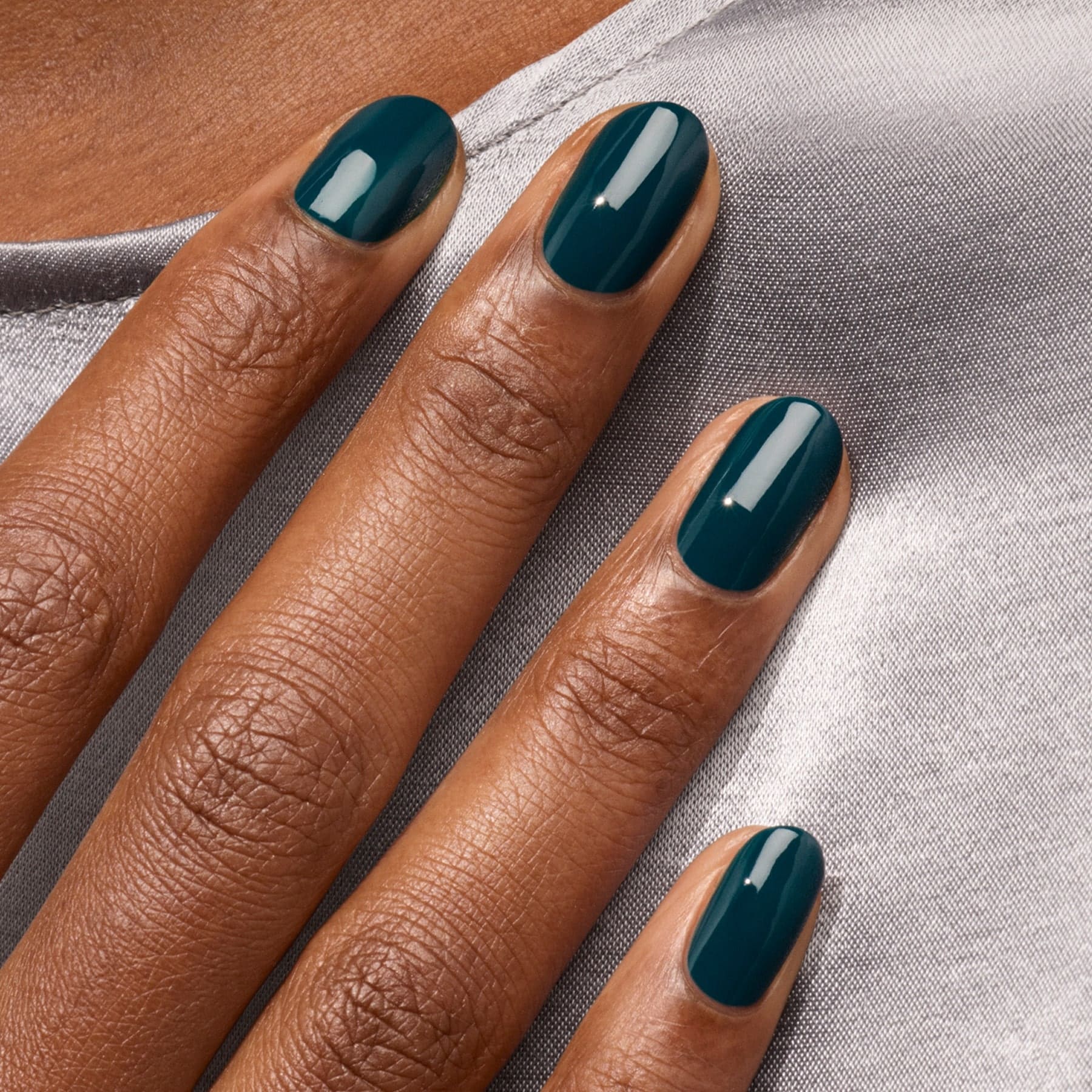manucurist-green-dark-clover-nagellack-blaugr-n image 2