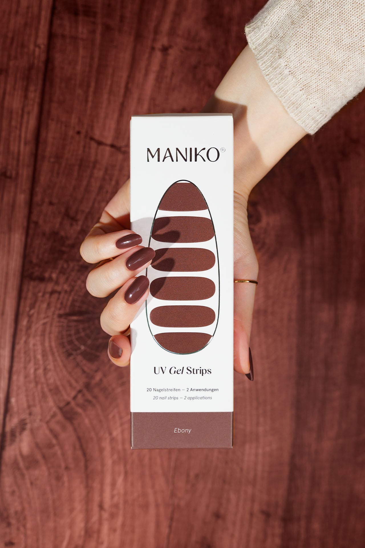 maniko-ebony-uv-gel-strips image 4