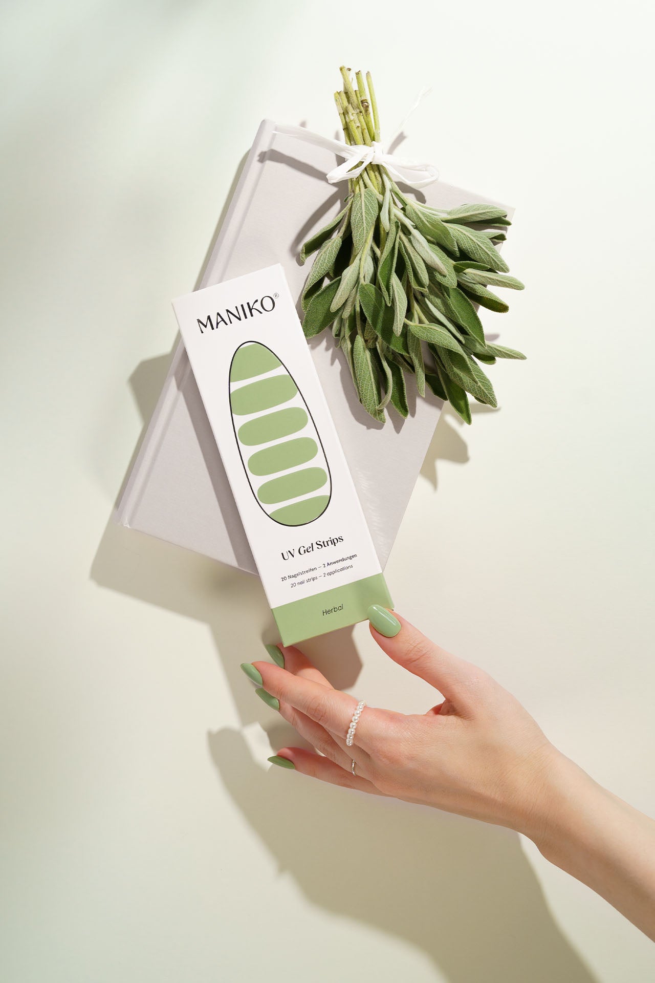 maniko-herbal-uv-gel-strips image 5