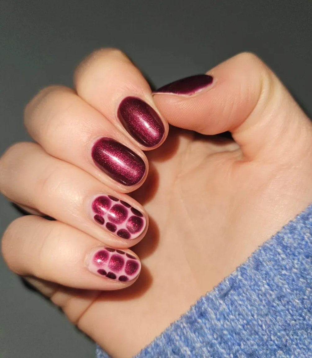 pink-gellac-205-burgundy-red-gel-nagellack-disco-glam image 3