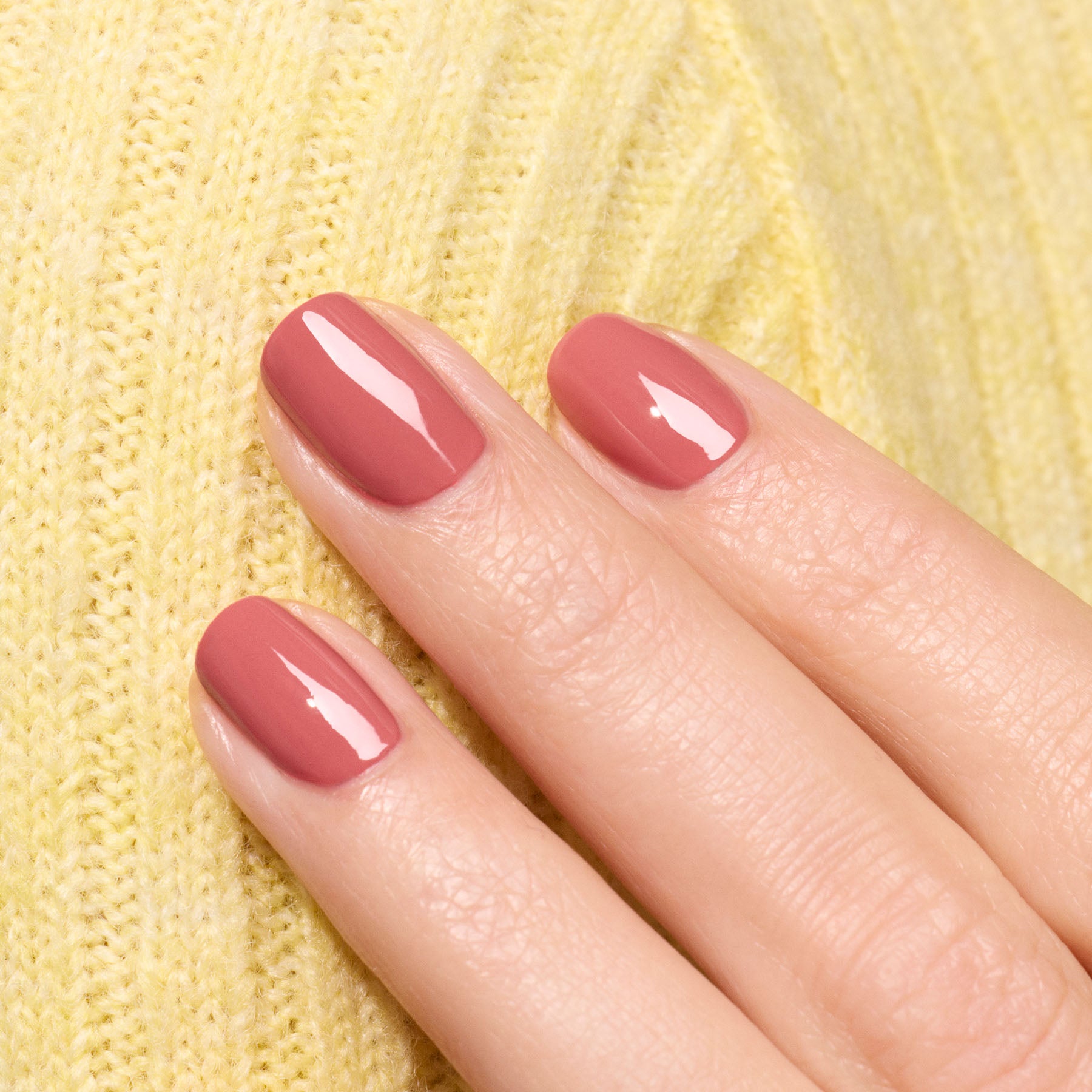 manucurist-green-flash-bois-de-rose-gel-nagellack-altrosa image 2