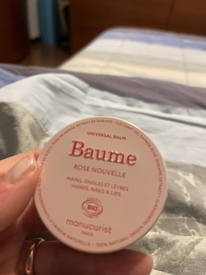 Lippen und Nägel in einem