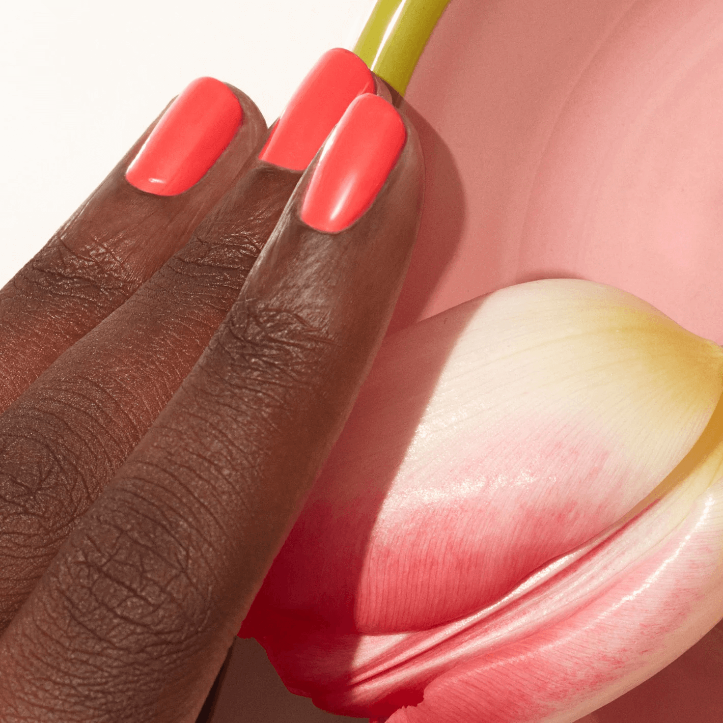 manucurist-green-flash-gel-nagellack-pulp-korallrosa image 2