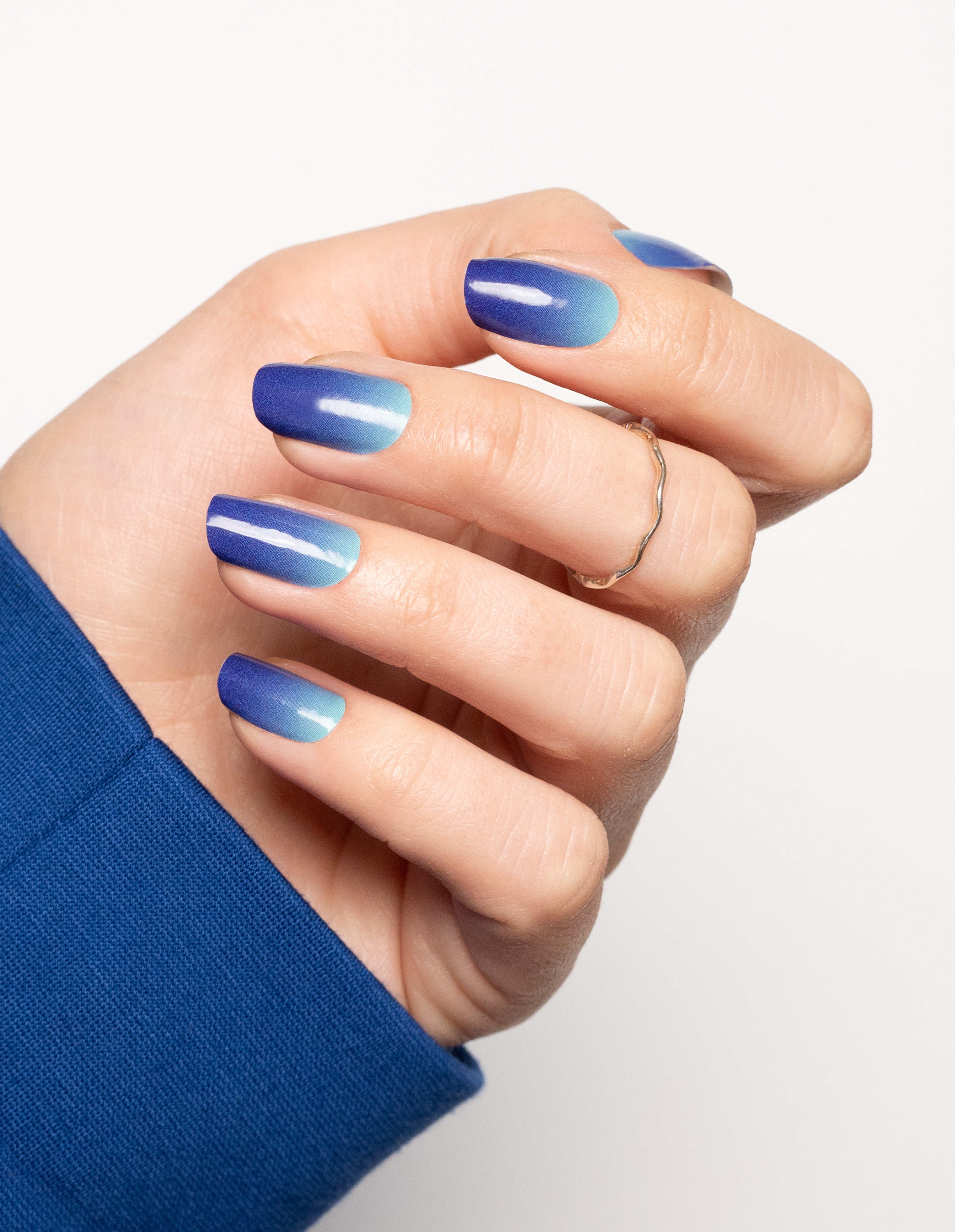 miss-sophie-blue-ombre-uv-gel-wraps-blau-verlauf image 3