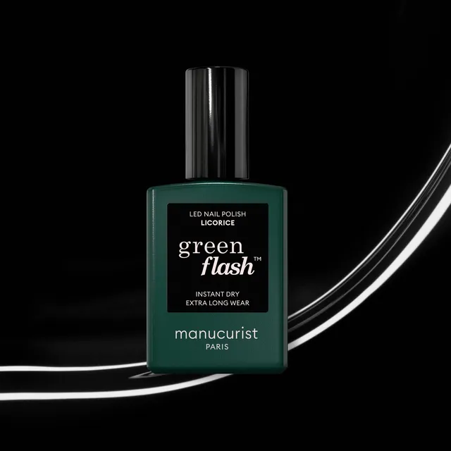 manucurist-green-flash-licorice-semi-permanenter-gel-nagellack-schwarz image 1