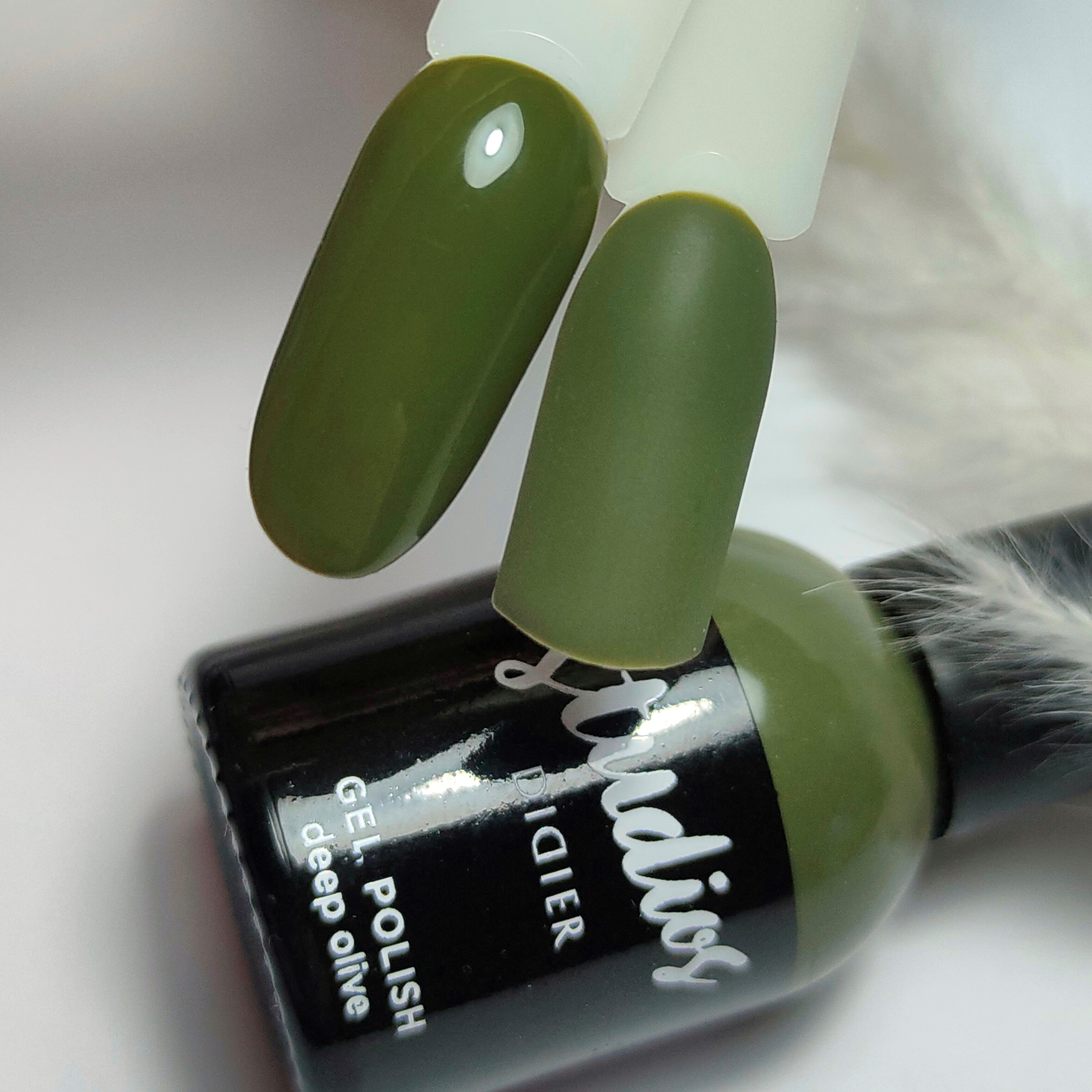 didier-lab-studios-didier-deep-olive-uv-nagellack-hema-tpo-frei-8ml image 3