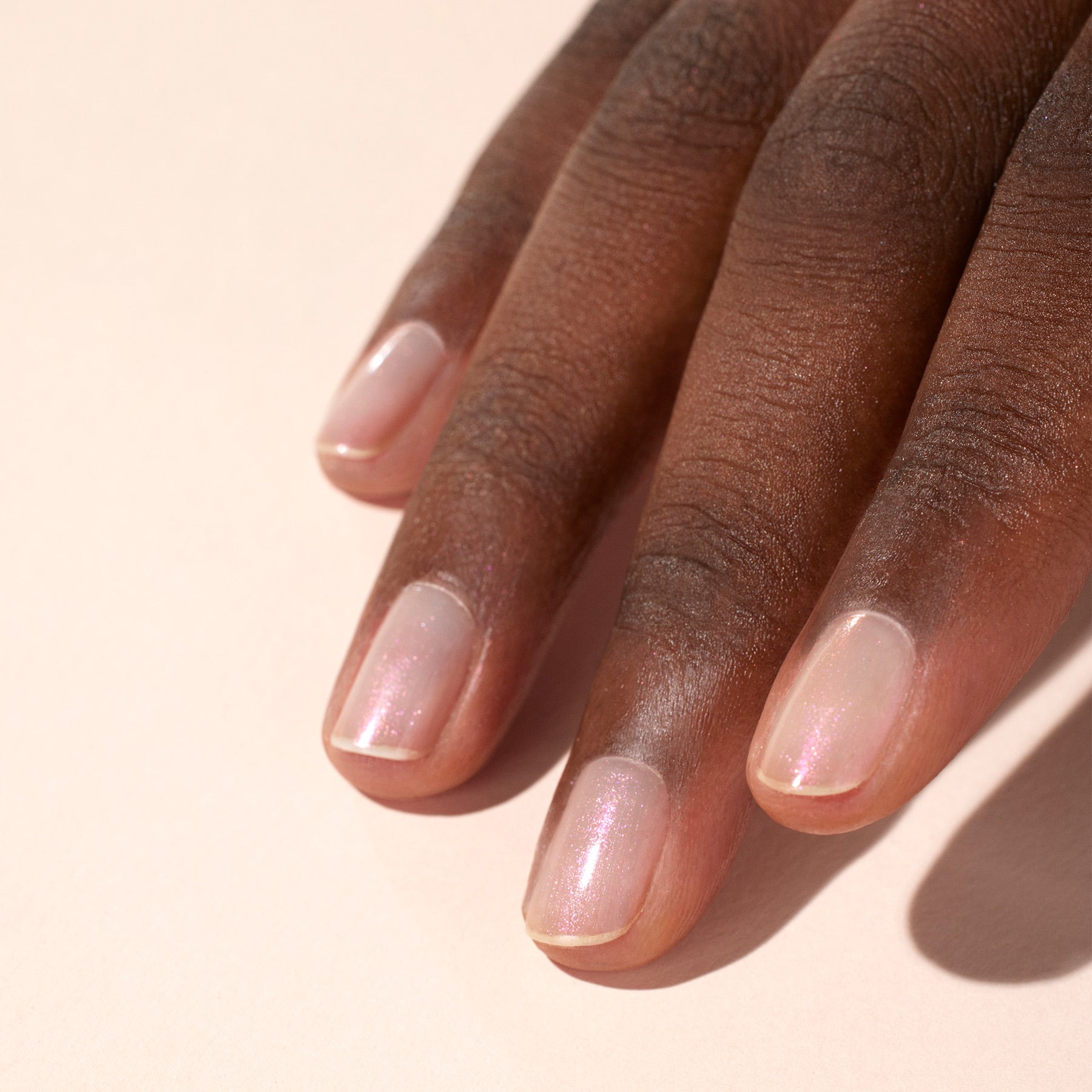 manucurist-pink-glazed-effect-puder-perlmutt-nail-art-topping image 4