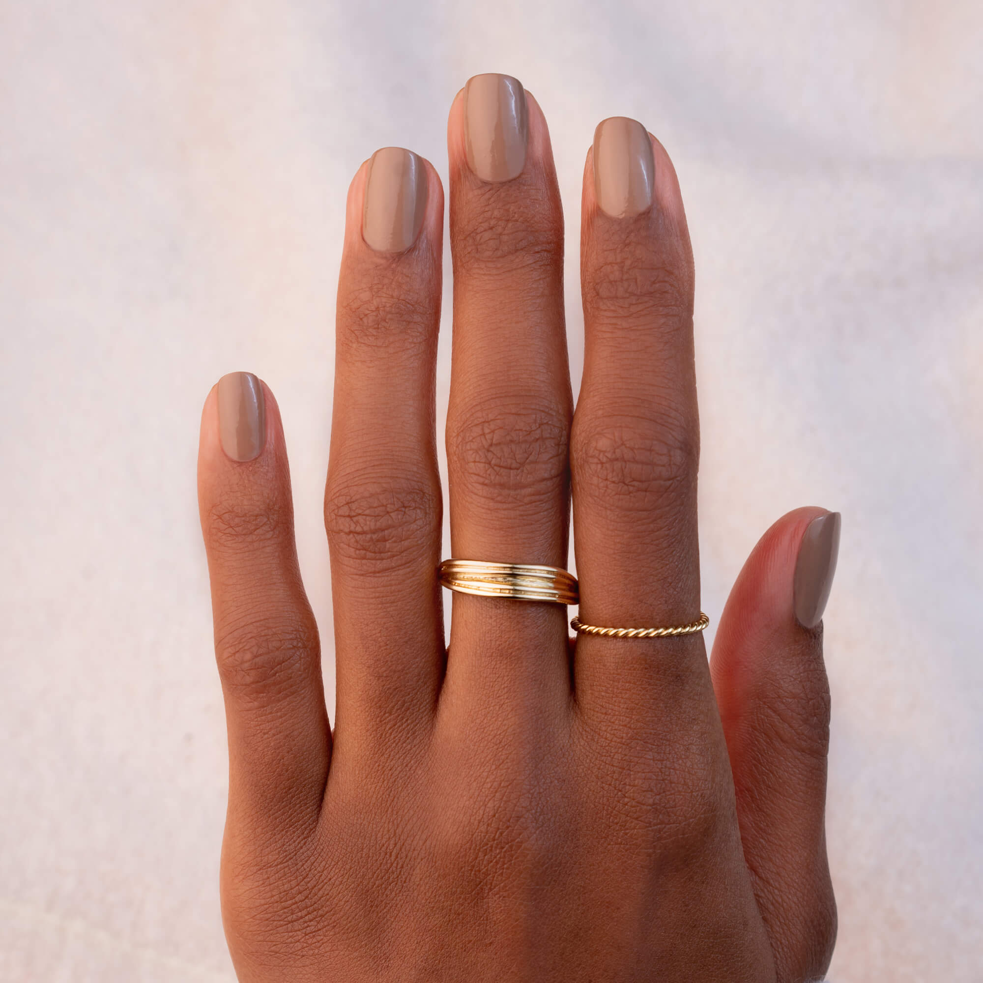 manucurist-green-nagellack-orme-helles-caf-au-lait-braun image 2