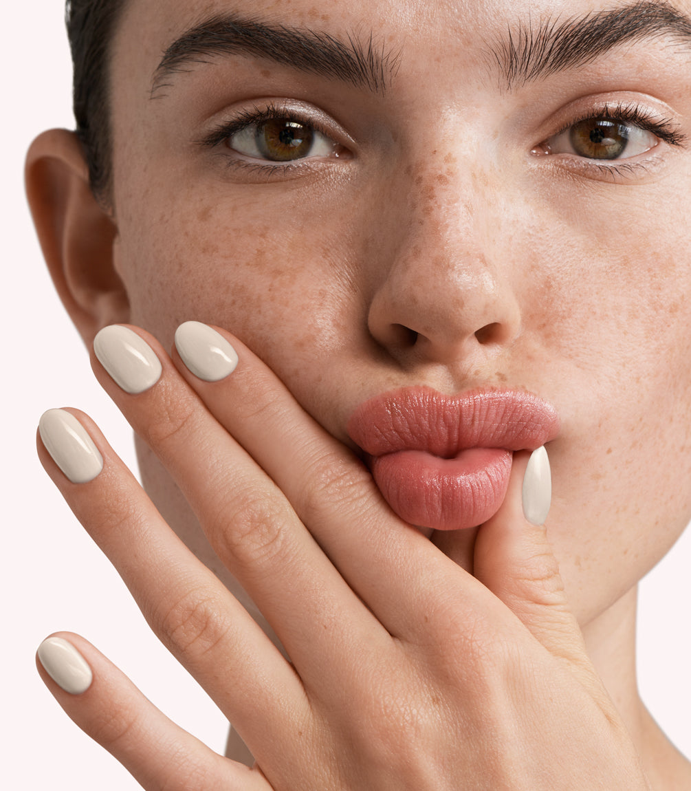 pink-gellac-298-porcelain-beige-gel-nagellack-creme-nude image 3