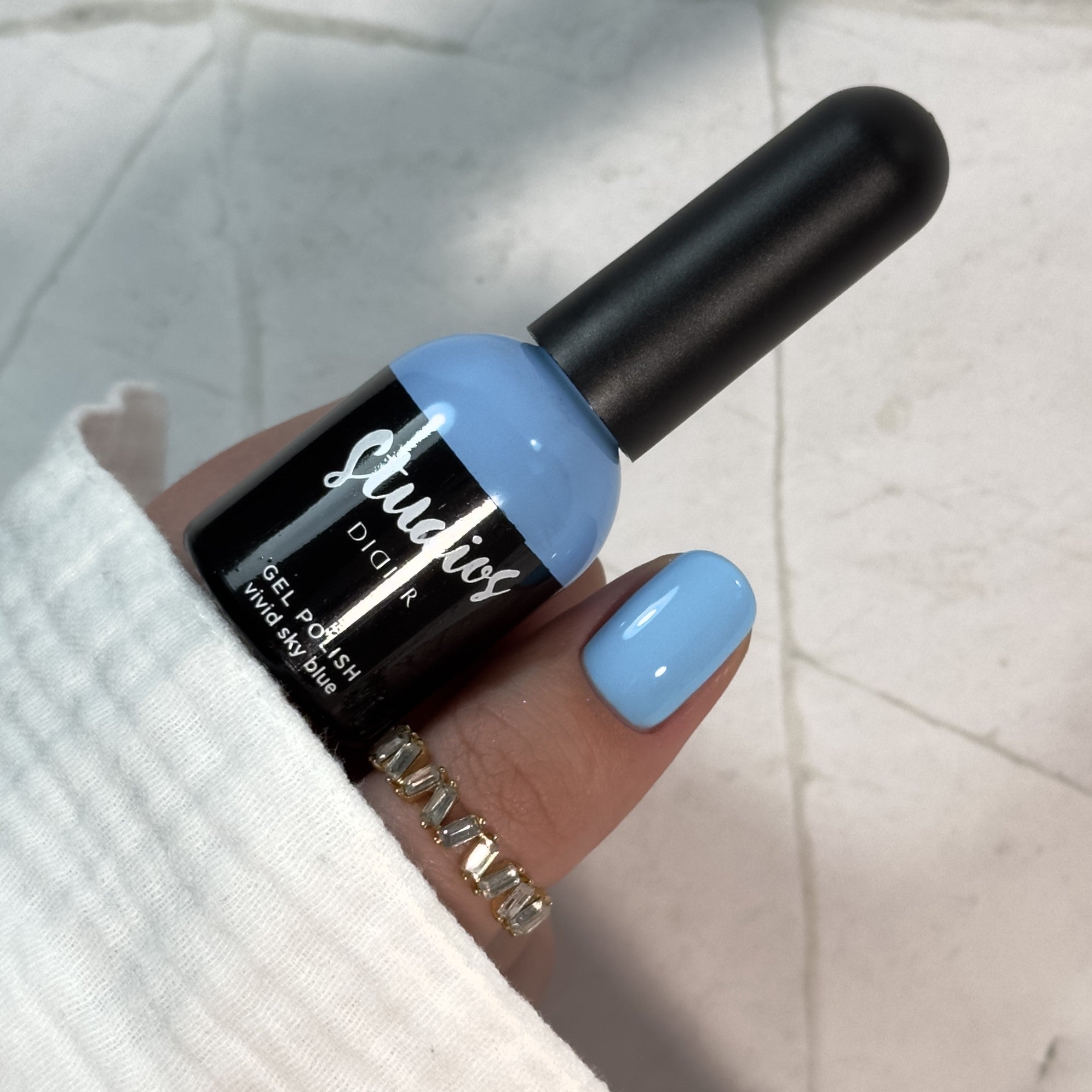 didier-lab-studios-didier-uv-nagellack-vivid-sky-blue-8-ml image 7