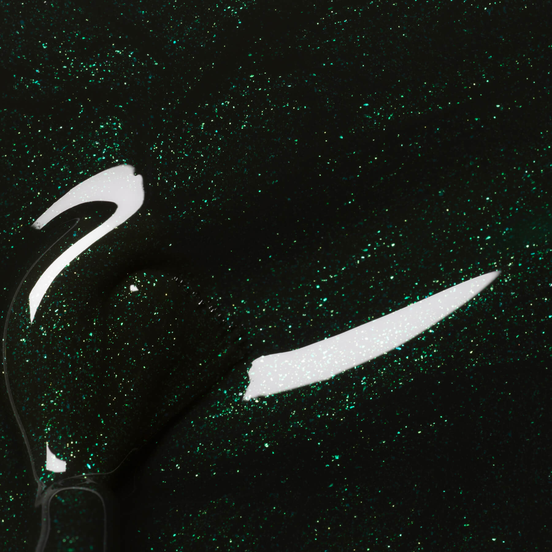 manucurist-poison-green-flash-gel-nagellack-tannengr-n-glitter image 5