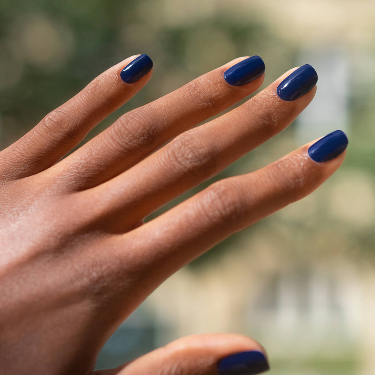 manucurist-green-nagellack-navy-blue-tiefes-marineblau image 3