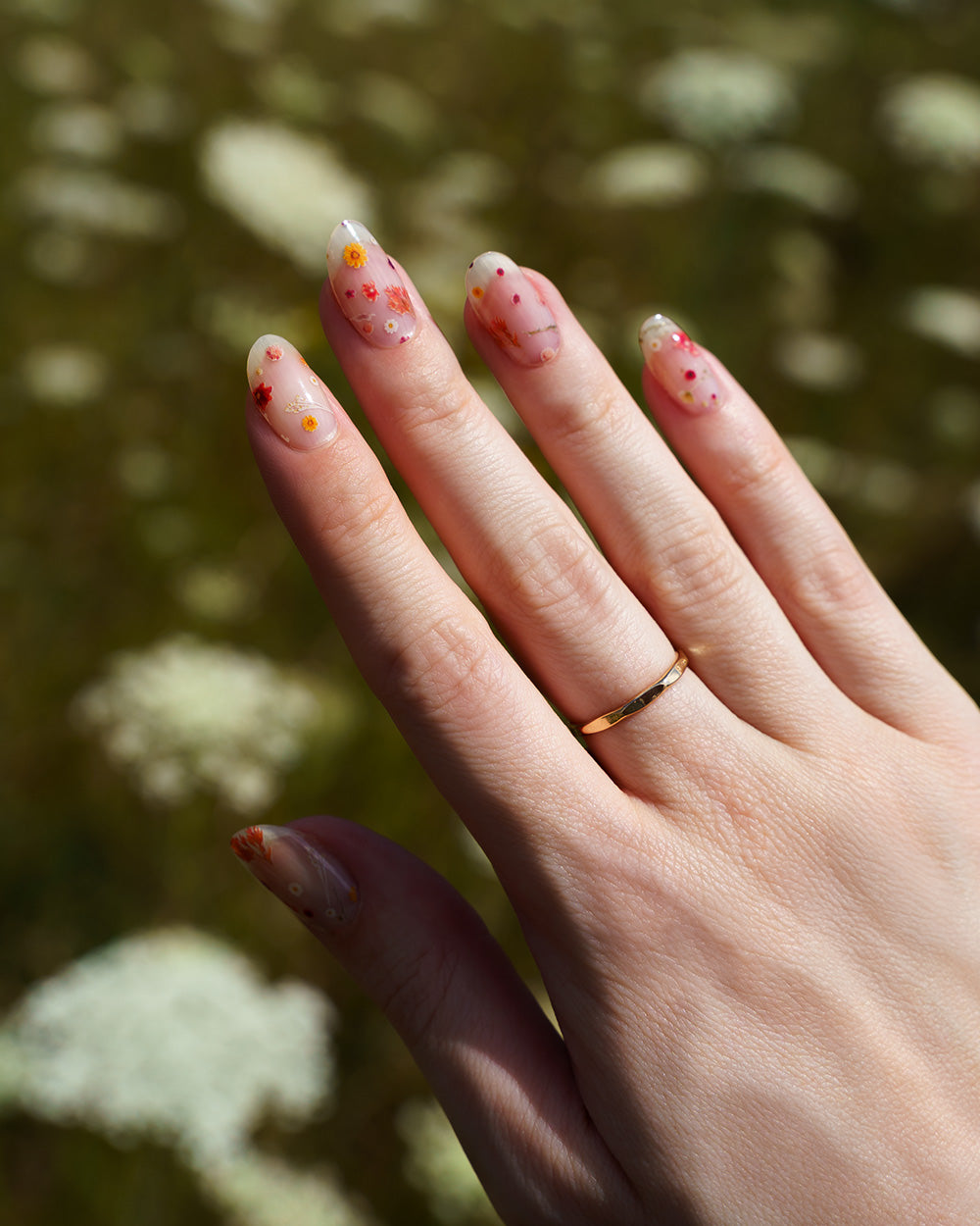 maniko-wildflowers-uv-uv-gel-strips-manik-re-semi-transparent image 4