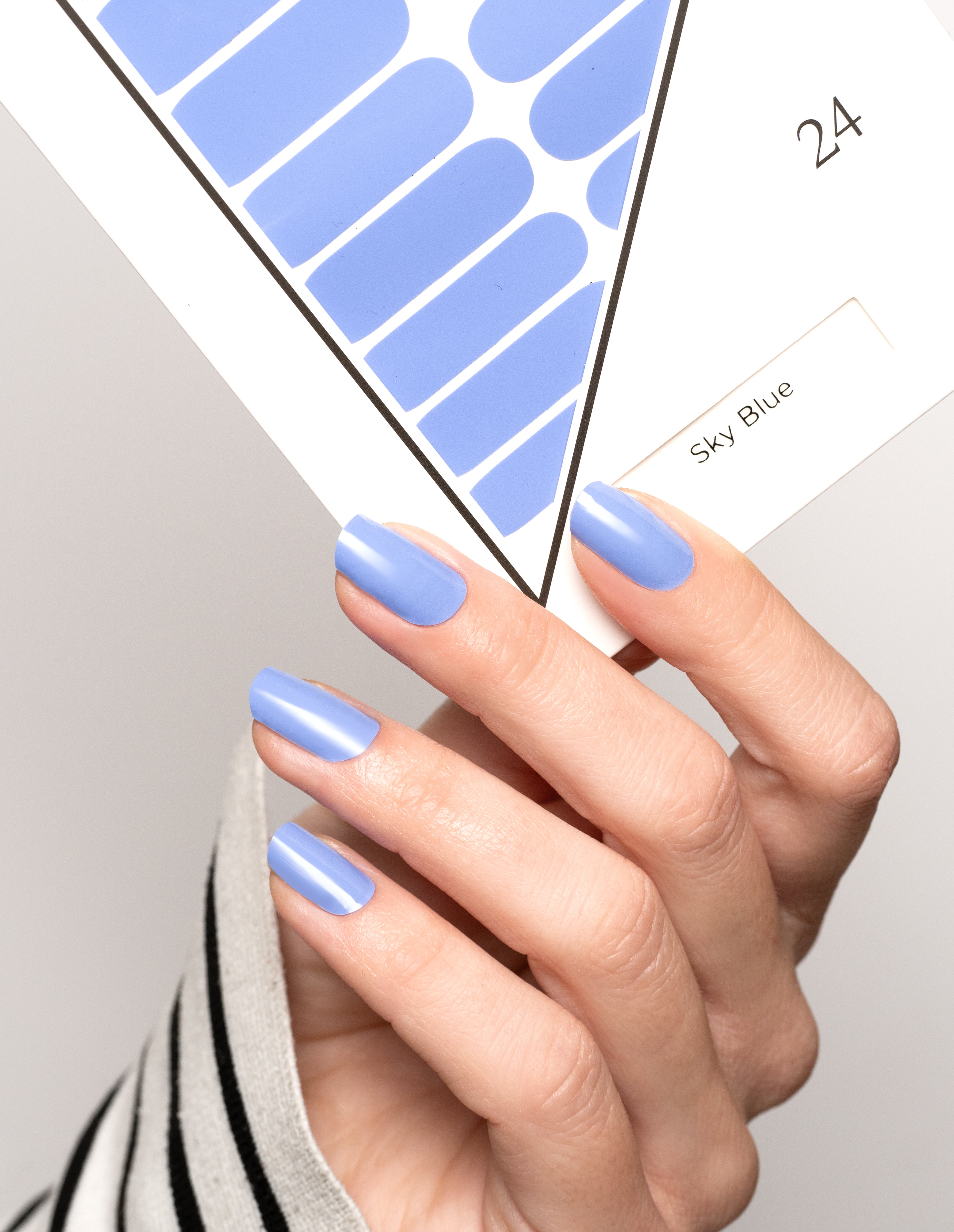 miss-sophie-sky-blue-nail-wraps-frisches-hellblau image 4