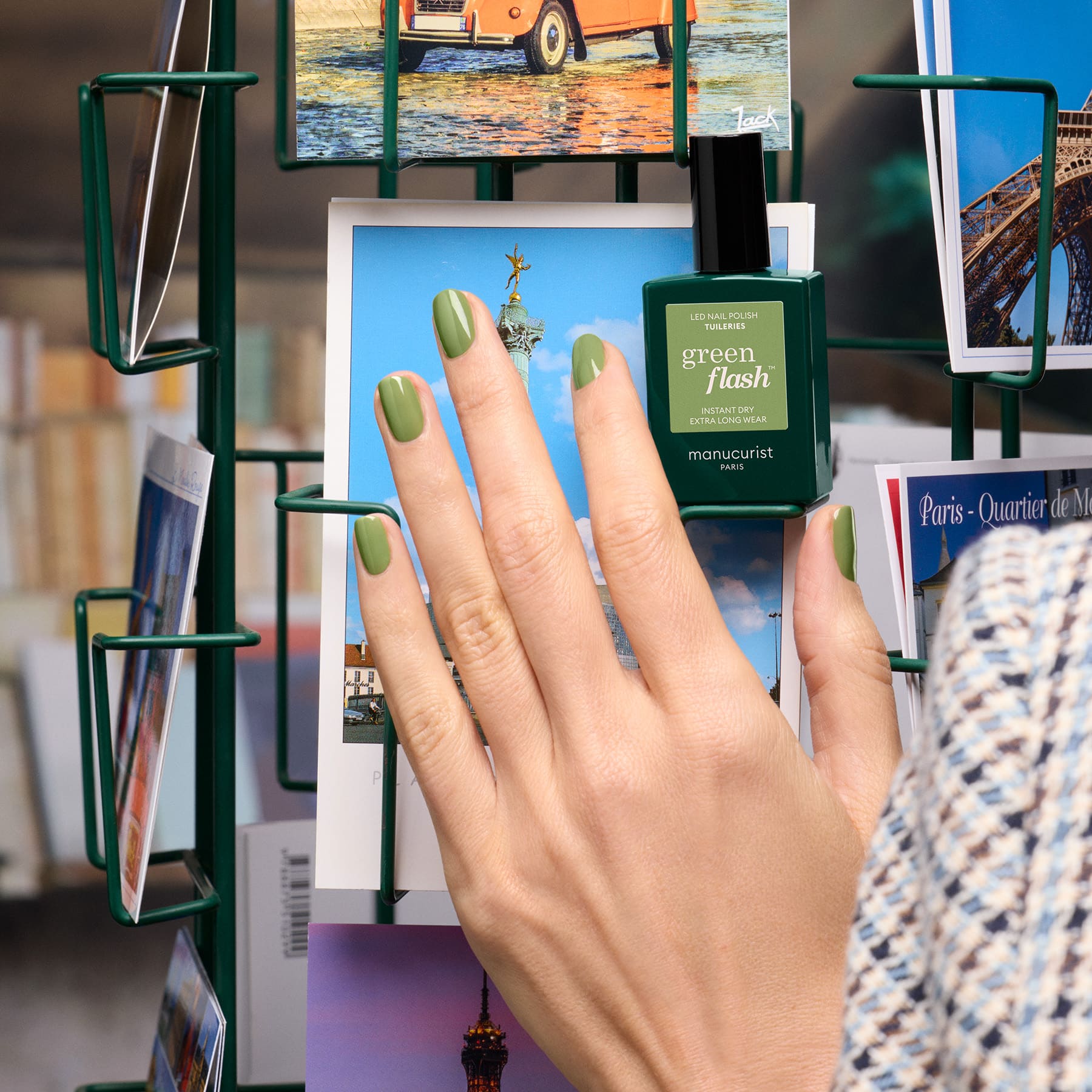 manucurist-green-flash-led-nagellack-tuileries-olivgr-n-graustich image 3