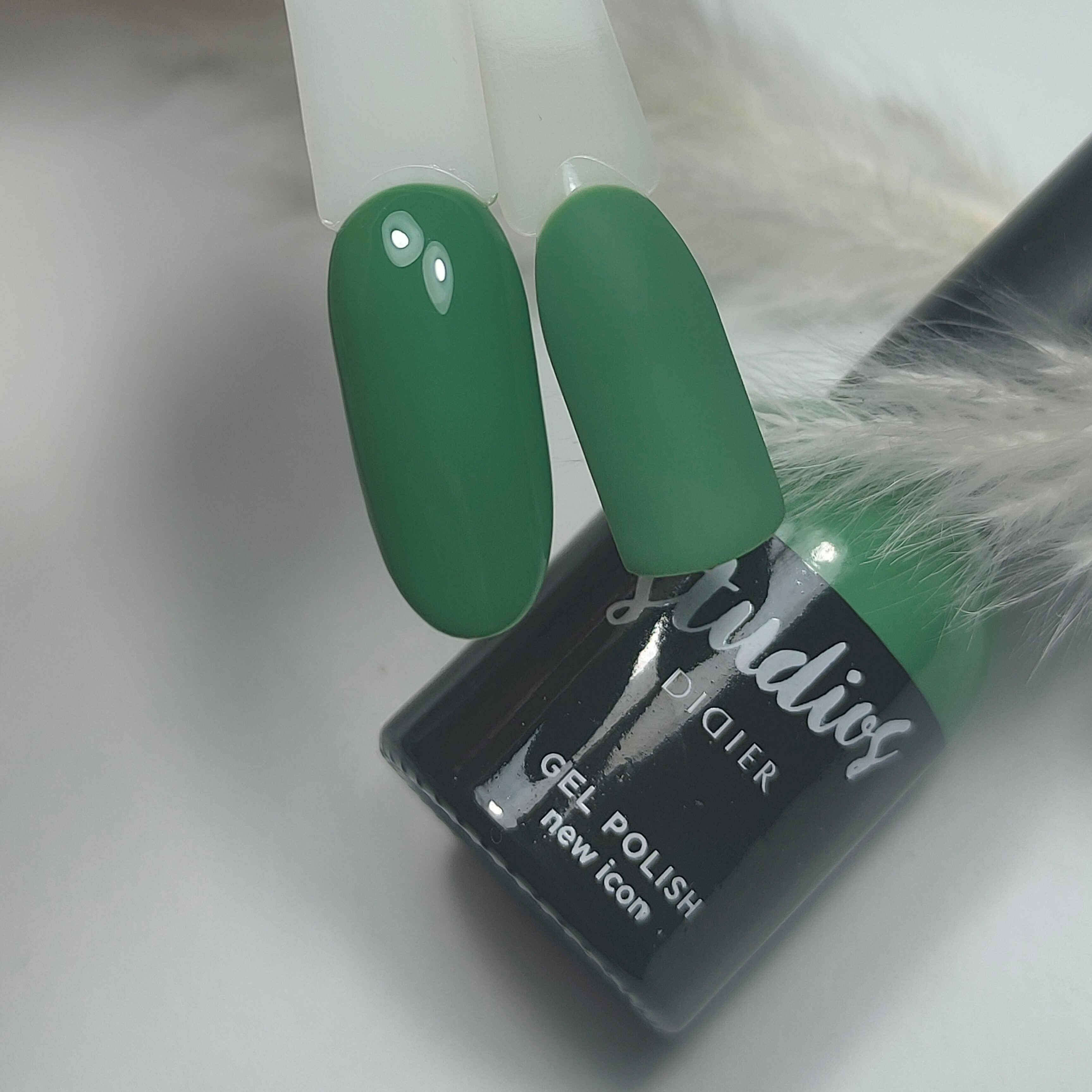didier-lab-studios-didier-uv-nagellack-new-icon-dunkelgr-n-8-ml image 3