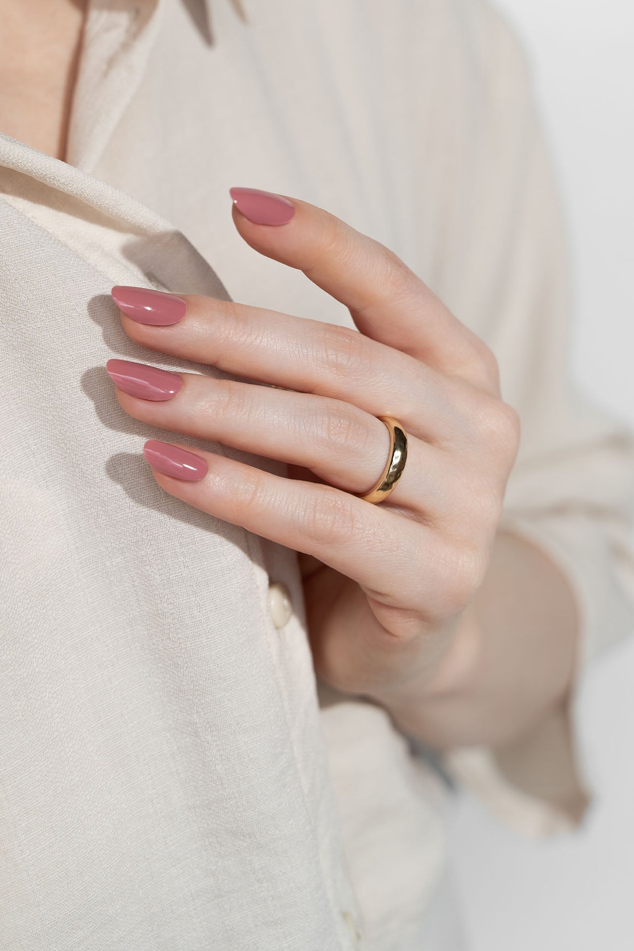 maniko-vintage-velvet-uv-gel-strips-gedecktes-rosa image 2