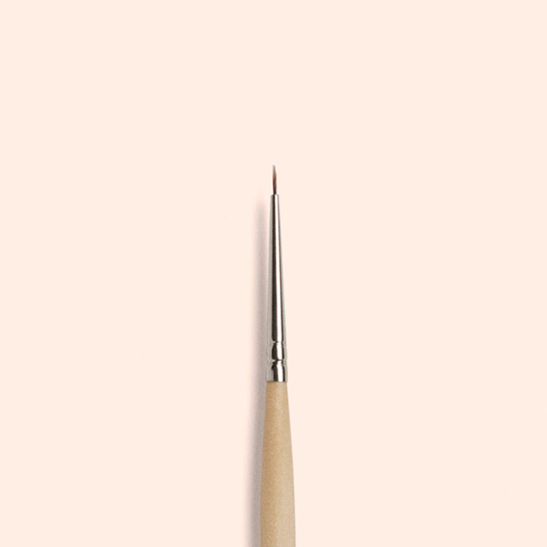 manucurist-pinsel-mit-feiner-spitze-nail-art image 1