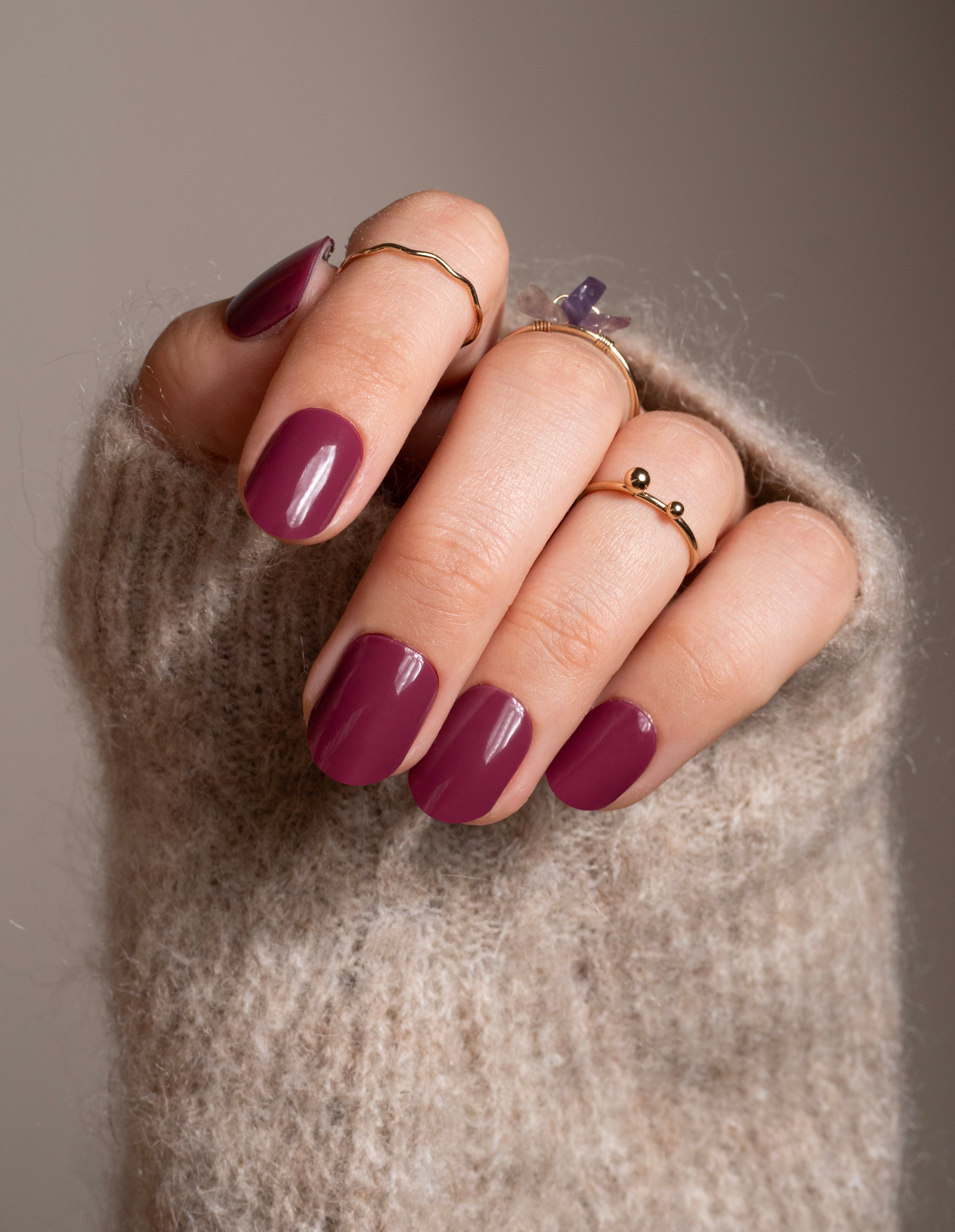 miss-sophie-plum-wine-nagelfolien-pflaumenrot-uni image 2