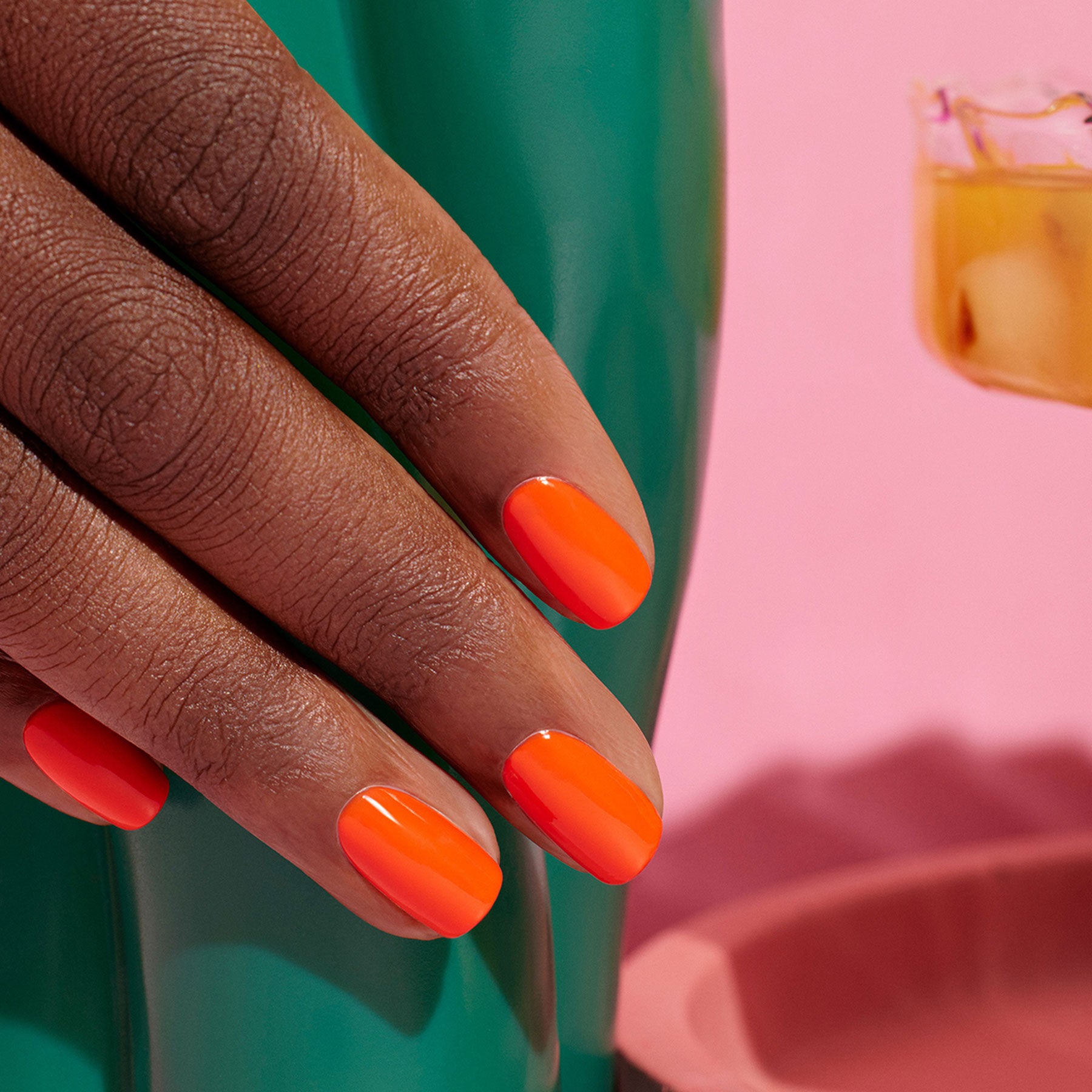 manucurist-green-flash-sunset-halbpermanenter-gel-nagellack-orange image 2