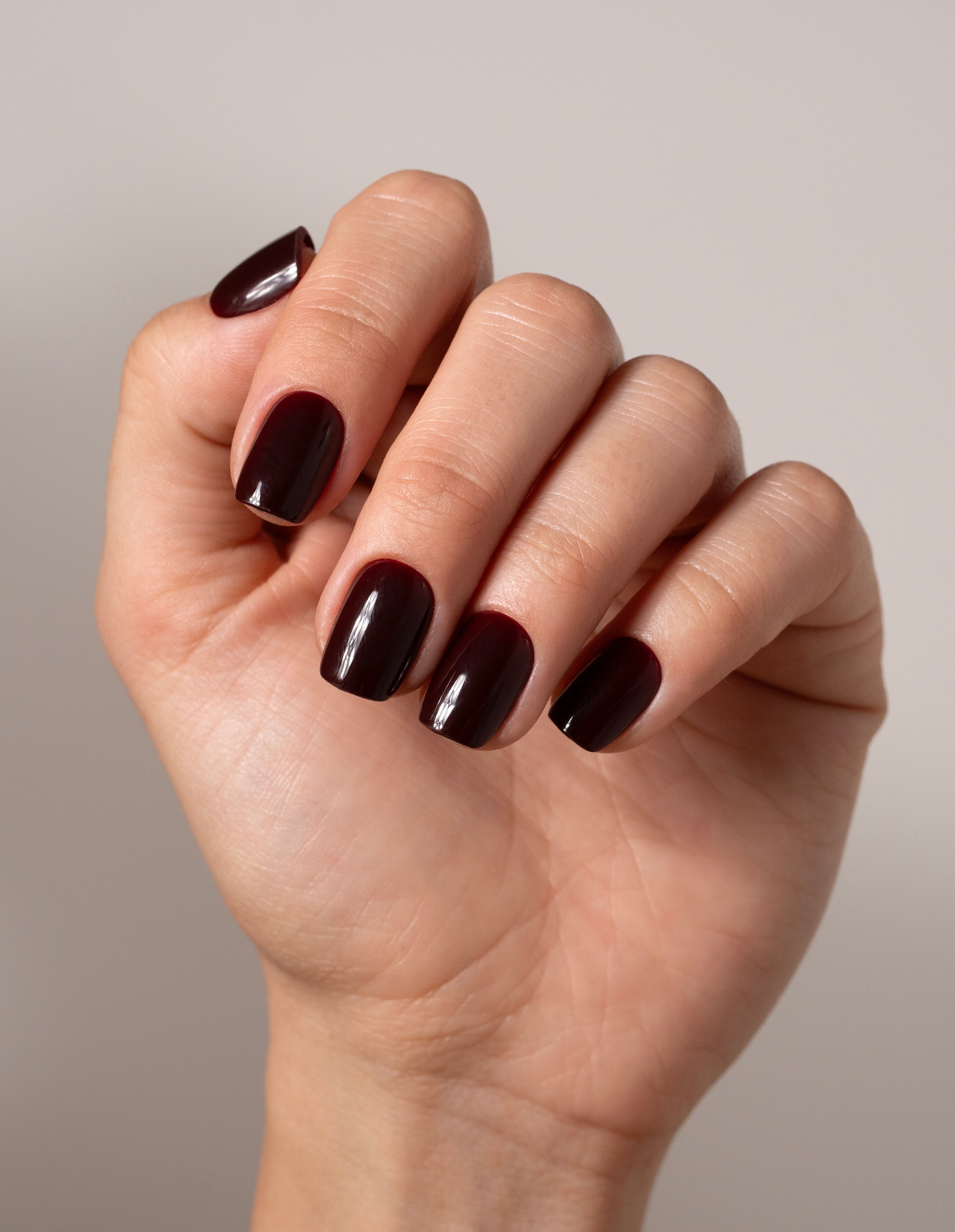 miss-sophie-burgundy-press-on-nails-short-square image 2