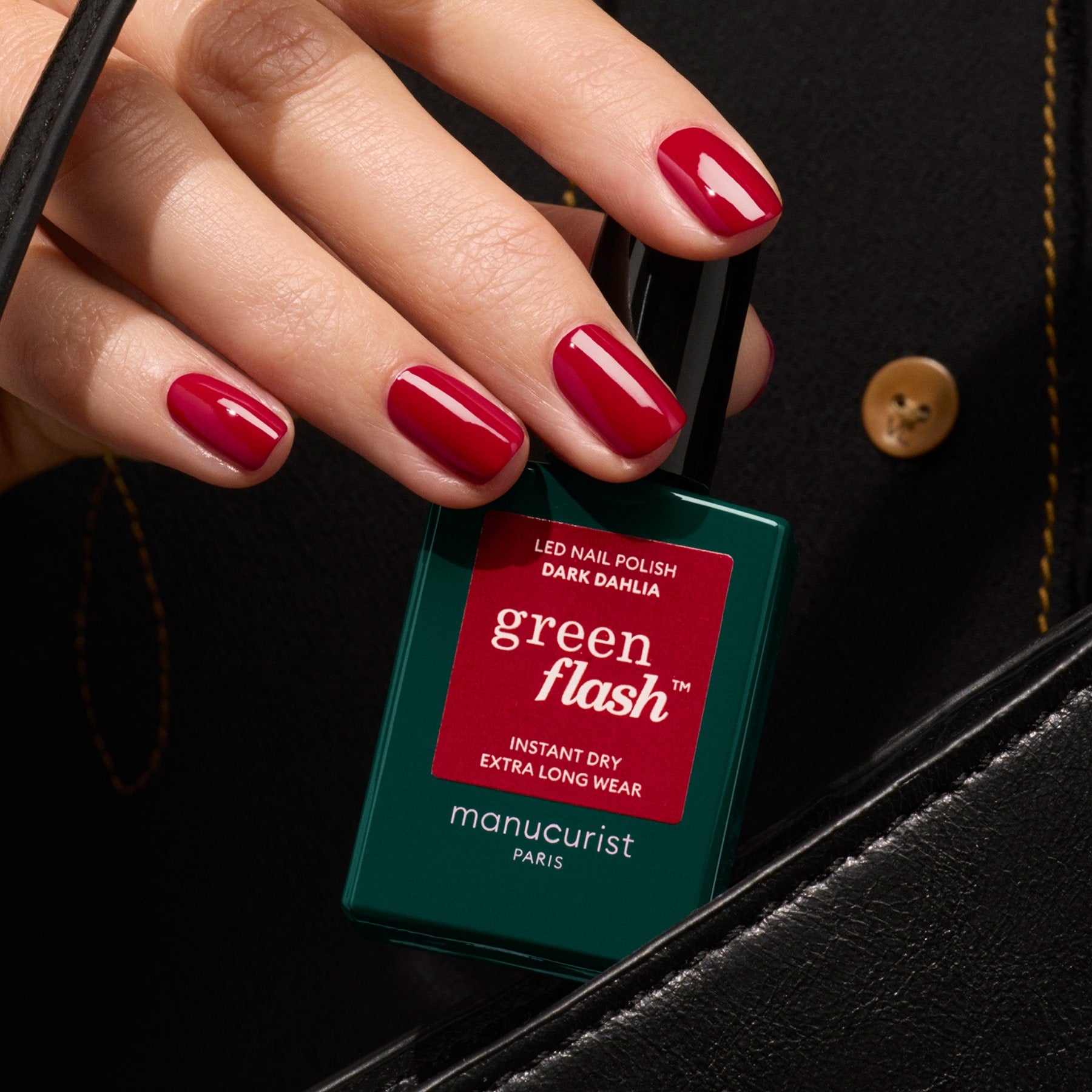 manucurist-green-flash-dark-dahlia-semi-permanenter-nagellack image 4