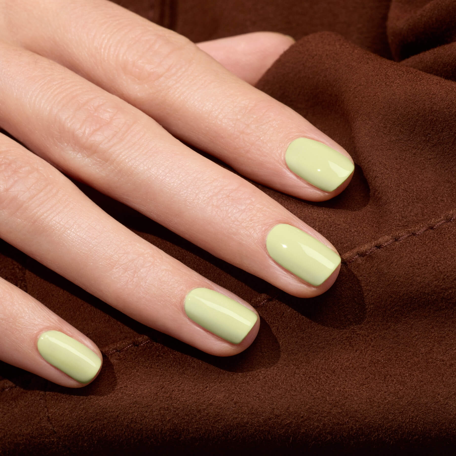 manucurist-green-pistachio-nagellack-blasses-gr-n-gelbunterton image 4