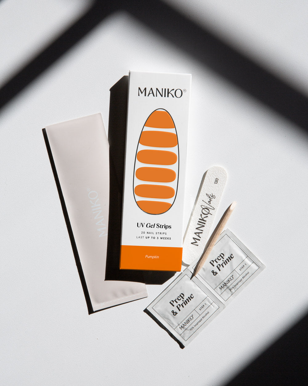 maniko-pumpkin-uv-gel-strips-warmes-orange-herbst image 8